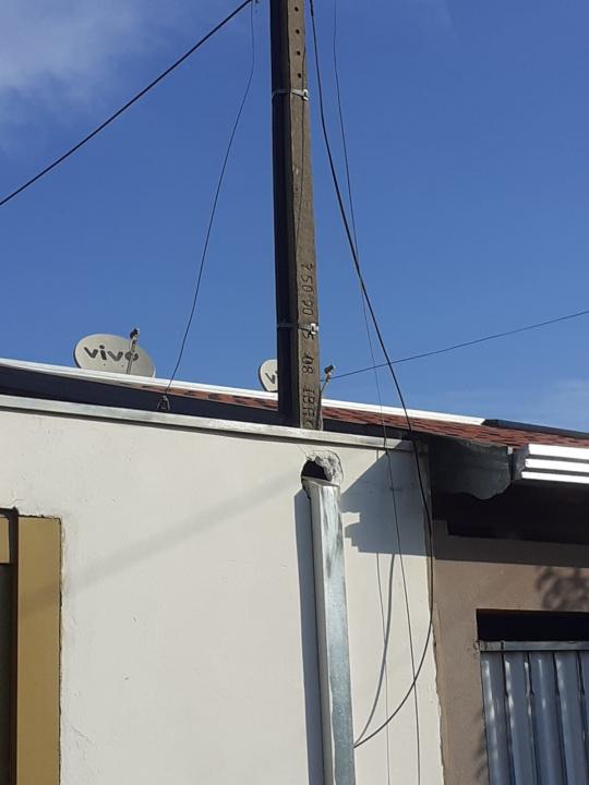 Foto 7 de 9 — Fios soltos causam preocupação com risco de acidentes em Araraquara